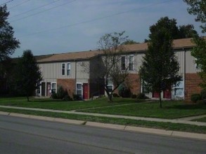 Sivana Estates Townhomes in Middletown, OH - Building Photo - Building Photo