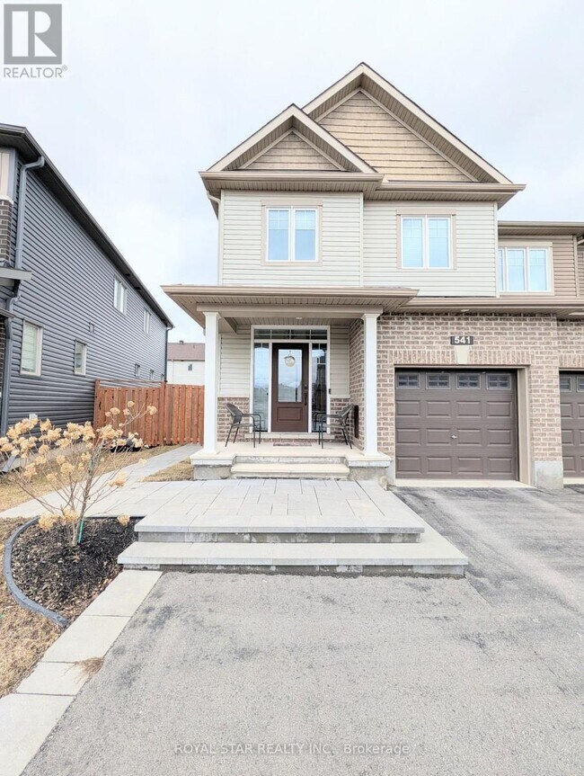 541 Hyssop St in Ottawa, ON - Building Photo - Building Photo