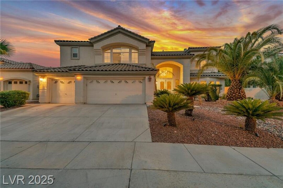 63 Cascade Lake St in Las Vegas, NV - Building Photo