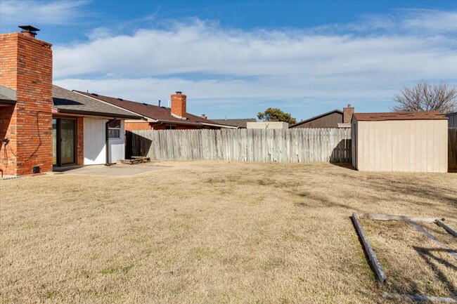 1805 NW 75th St in Lawton, OK - Foto de edificio - Building Photo