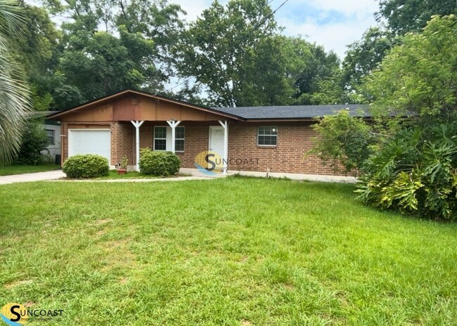 4533 Jade Dr E in Jacksonville, FL - Building Photo - Building Photo