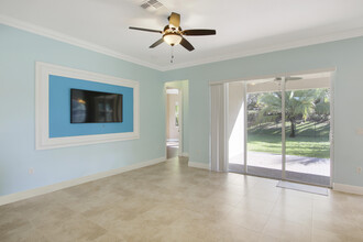 2824 Bellarosa Circle in West Palm Beach, FL - Foto de edificio - Building Photo