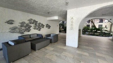 680 NE 64th St in Miami, FL - Building Photo - Building Photo