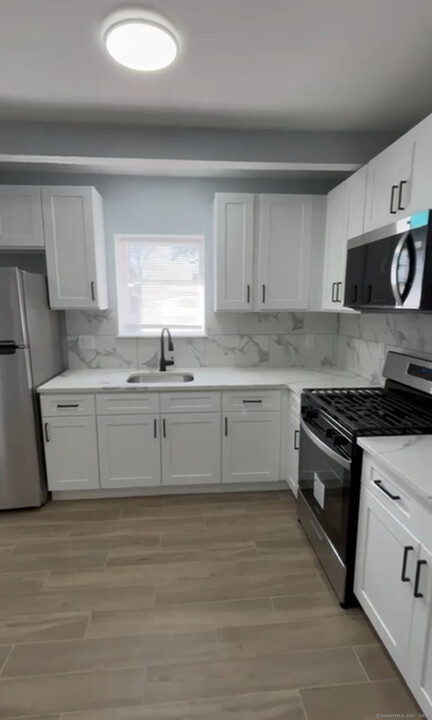 119 Avon St in Stratford, CT - Building Photo