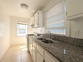 419 N Virginia Ct in Long Beach, CA - Building Photo - Building Photo