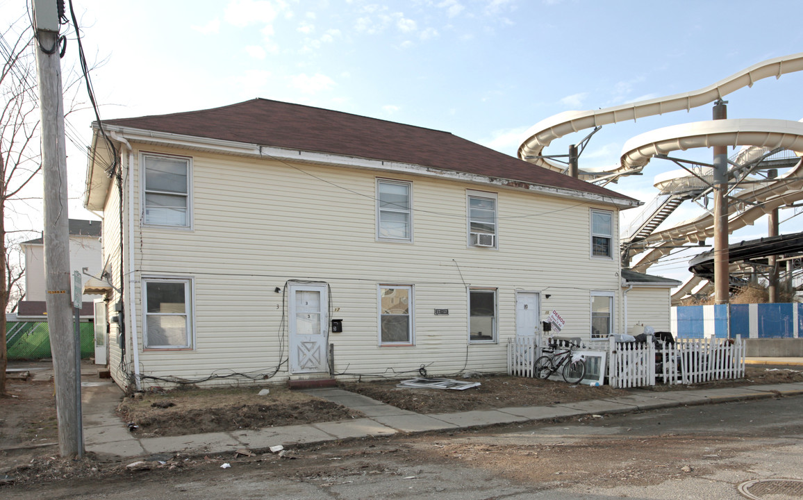 15-17 Highland Ave in Keansburg, NJ - Foto de edificio