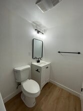 200 S McCoy Rd in Orange, CA - Building Photo - Building Photo