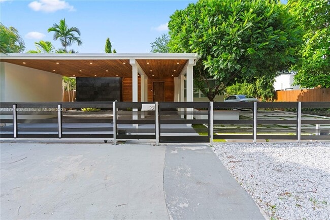 221 NE 44th St in Miami, FL - Building Photo - Building Photo
