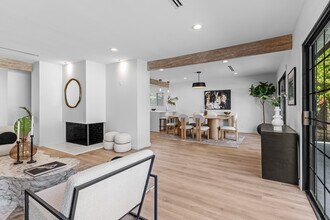 16517 Hartsook St in Encino, CA - Building Photo - Building Photo