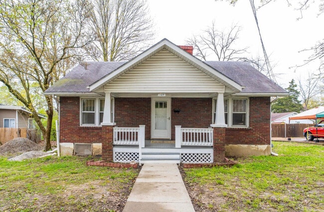 property at 1109 Sunset Ln