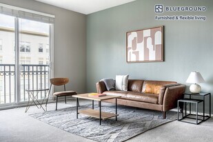 367 Santana Row in San Jose, CA - Building Photo