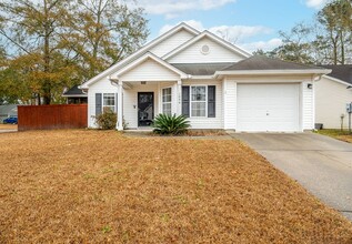 1046 Steelechase Ln in Hanahan, SC - Foto de edificio - Building Photo