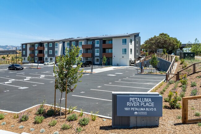 Petaluma River Place in Petaluma, CA - Building Photo - Building Photo
