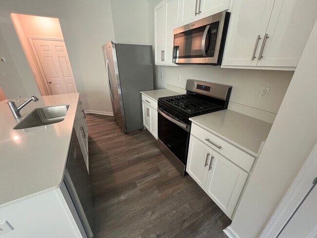 Room in Townhome on Starlight St in Sanford, NC - Building Photo - Building Photo