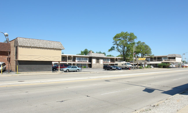 1722 N Mannheim Rd in Stone Park, IL - Foto de edificio - Building Photo