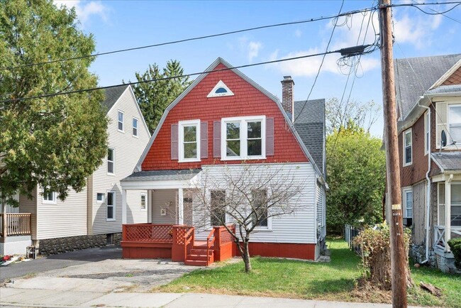 28 Spring St in Middletown, NY - Building Photo - Building Photo