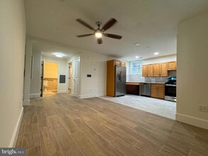 747 Alabama Ave SE, Unit B1 in Washington, DC - Foto de edificio - Building Photo