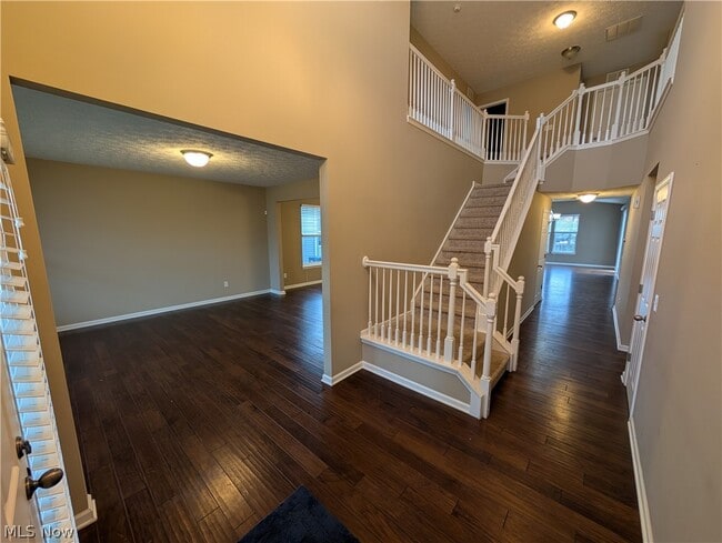 32815 Rebecca Ln in Avon Lake, OH - Building Photo - Building Photo