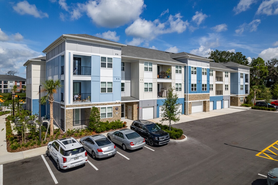 West Village in Wildwood, FL - Building Photo