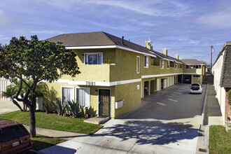 7881 Holt Ave in Huntington Beach, CA - Building Photo - Building Photo