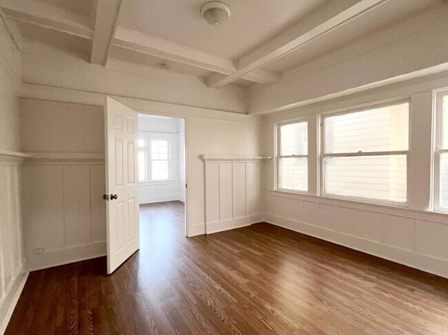 458 W Vernon Ave in Los Angeles, CA - Building Photo - Building Photo