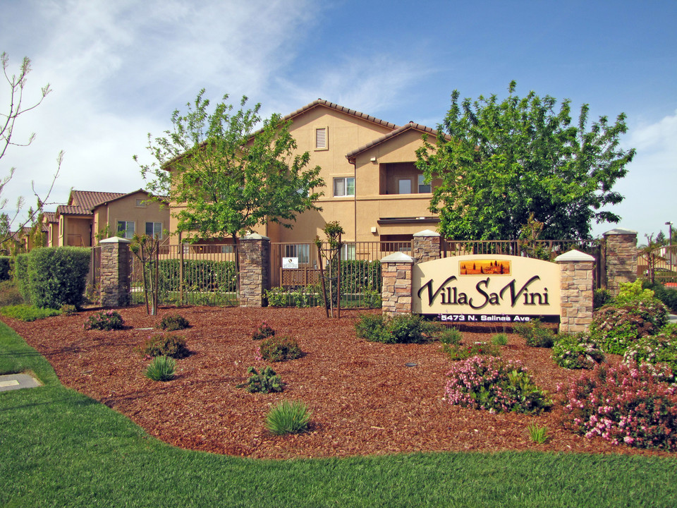 Villa Sa Vini in Fresno, CA - Building Photo