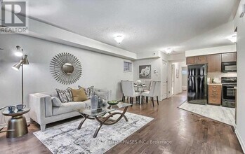 2557 Sixth Line in Oakville, ON - Building Photo - Building Photo