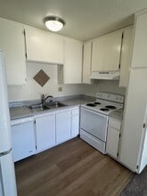 1817 E Grand Ave in Escondido, CA - Building Photo - Building Photo