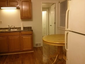 1131 E Kane Pl, Unit 1 in Milwaukee, WI - Building Photo - Building Photo