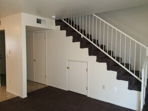 6205 S H St in Bakersfield, CA - Building Photo - Building Photo