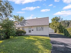 243 Arcadia St in Park Forest, IL - Building Photo