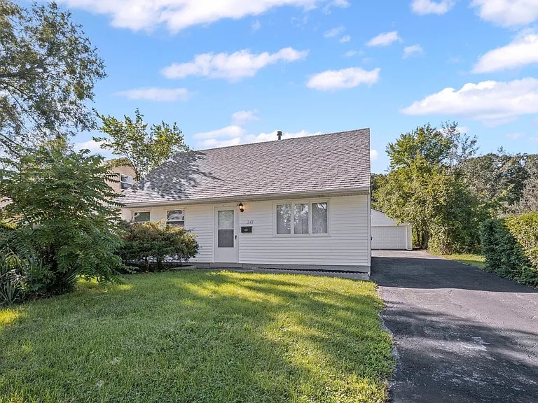 243 Arcadia St in Park Forest, IL - Foto de edificio