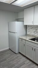 33305 Ryan Dr in Leesburg, FL - Building Photo - Building Photo