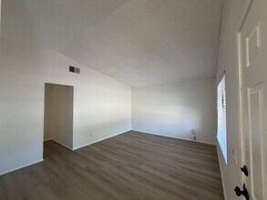 28244 Encanto Rd in Menifee, CA - Building Photo - Building Photo