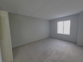 25 S Point Dr in Boston, MA - Building Photo - Building Photo