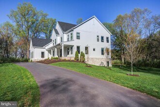 13405 Query Mill Rd in North Potomac, MD - Building Photo - Building Photo