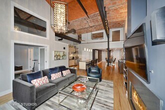 1000 W Washington Blvd in Chicago, IL - Building Photo - Building Photo