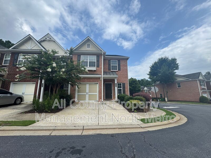 9807 Alger Trce in Alpharetta, GA - Foto de edificio