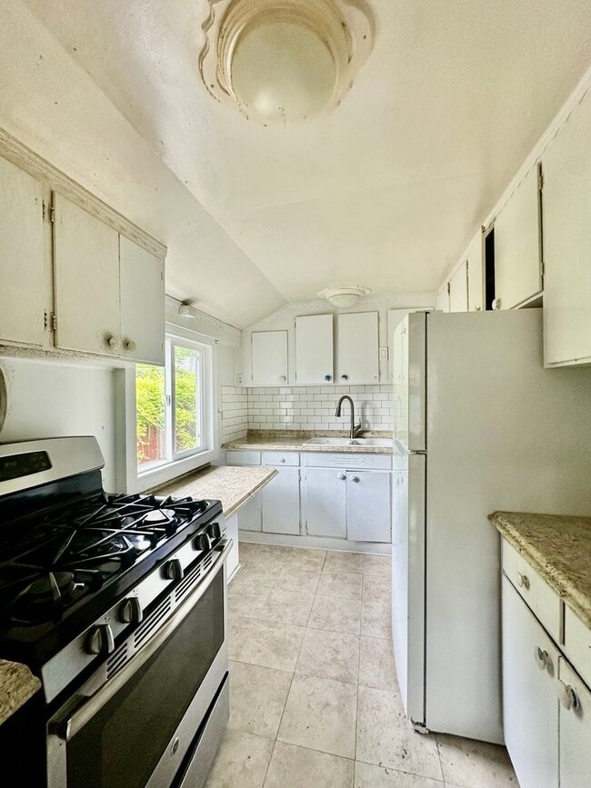 property at 825 Carolina St