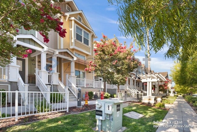 1935 Newbury Dr in Mountain View, CA - Building Photo - Building Photo