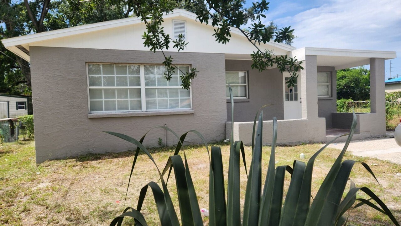 2707 E 19th Ave in Tampa, FL - Building Photo