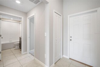 10390 Scarlet Skimmer Dr in Riverview, FL - Building Photo - Building Photo