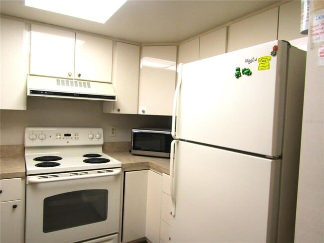 4632 Ringwood Meadow in Sarasota, FL - Building Photo - Building Photo