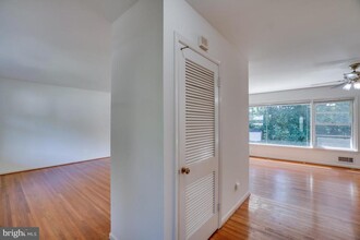 3710 Woodburn Rd in Annandale, VA - Building Photo - Building Photo