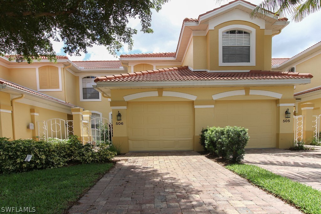 2150 Arielle Dr in Naples, FL - Building Photo