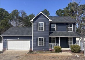 6308 Firefly St in Fayetteville, NC - Building Photo