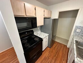 22277 Atlantic Pointe in Farmington Hills, MI - Building Photo - Building Photo