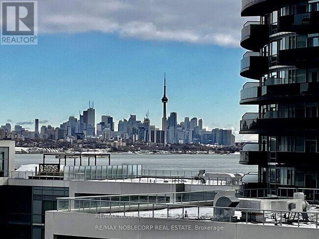 38 Annie Craig Dr in Toronto, ON - Building Photo - Building Photo