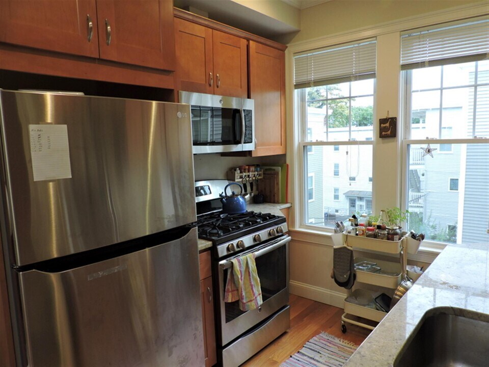 29 Marney St, Unit 3 in Cambridge, MA - Building Photo