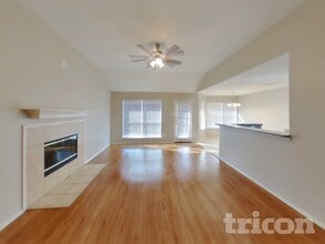 917 Red Oak Trails in Cedar Hill, TX - Building Photo - Building Photo